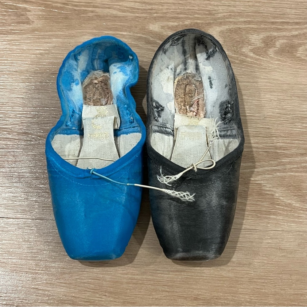 pointe shoes